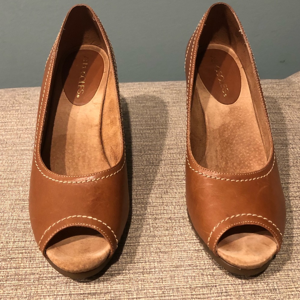 Leather Camel Aerosole Open Toe Wedge